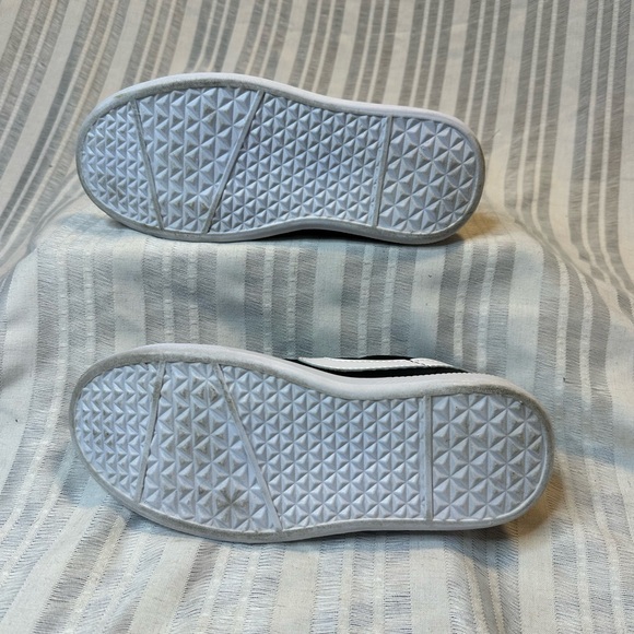 Nike Court Royale Low Sneakers Black/White – Youth 6.5 (Women’s 8) - Picture 7 of 7